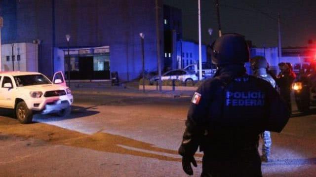 墨西哥一个州一周内12名警察遭毒贩杀害,有女警遇害前刚获勋章