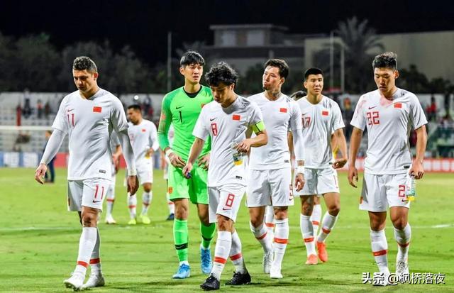 国足核心公开欺负人?跑去大学踢野球,高超球技碾压对方大学生
