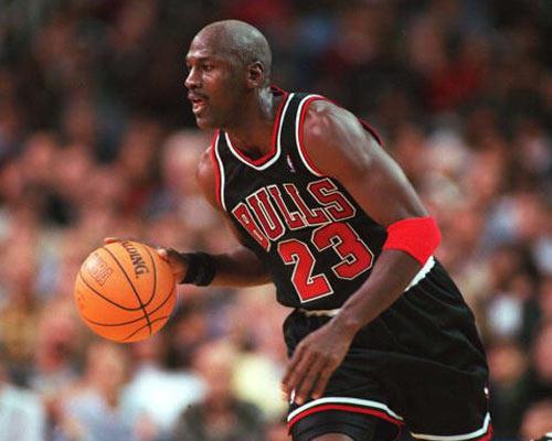 NBA历史至今,只有6个人敢说统治过联盟!库里小卡都不够格