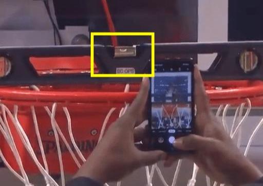 搞笑!打铁太多,威少叫人过来矫正篮筐,狂轰25分率队17分大逆转