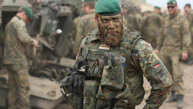 伊拉克成美伊主战场,大批北约士兵紧急撤离,不当美伊开战炮灰