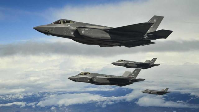 遭到伊朗导弹攻击后,美军基地已进入战备状态,多架F-35受命起飞