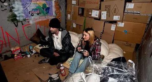 美国下水道住着上千人,一天3美元都是巨款,生活却很精致。