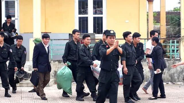越军征地爆冲突,民众用手榴弹炸死3警察,曾扣38名官员做人质