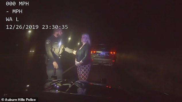 美国女议员酒后超速驾驶,对警察称“我是部长女儿你们出名了”