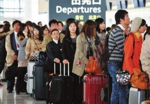美籍华人纷纷回到中国,引无数网友愤怒,大喊:我们不欢迎