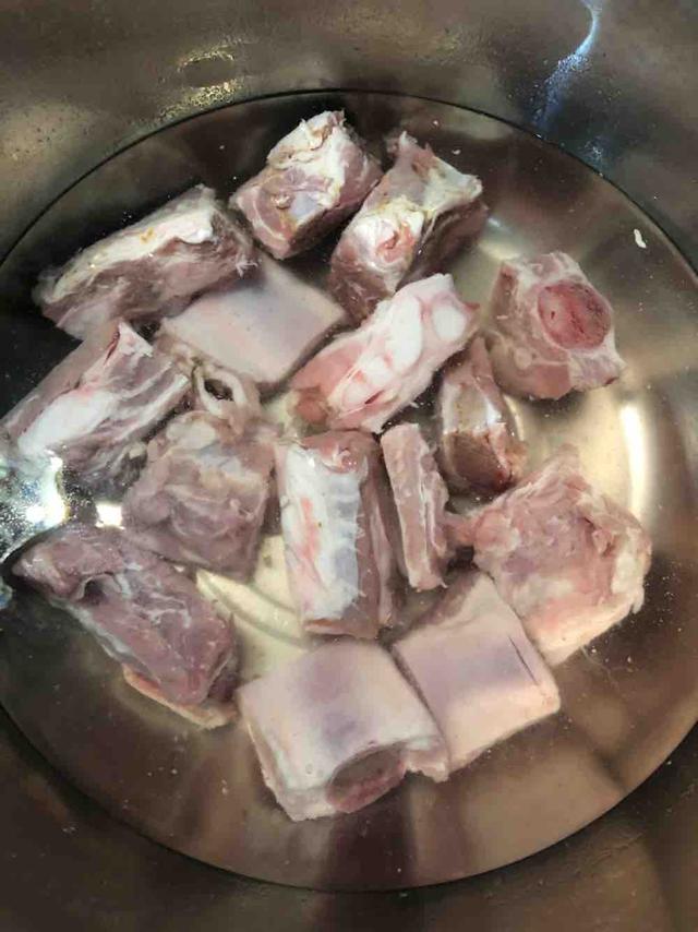 女人想要不显老,冬天多喝这汤,暖胃又养生,皮肤光滑显年轻