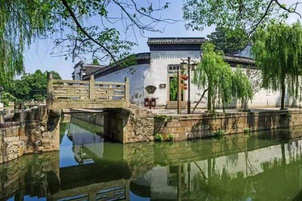 相约中国三大古镇,赏景逛吃,独领风骚