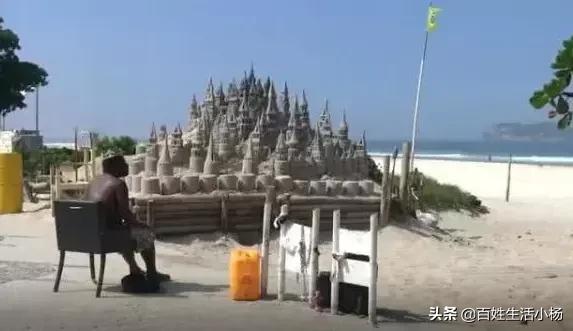 世界上最穷的“国王”,领土只有三平米,每天靠游客合影生活