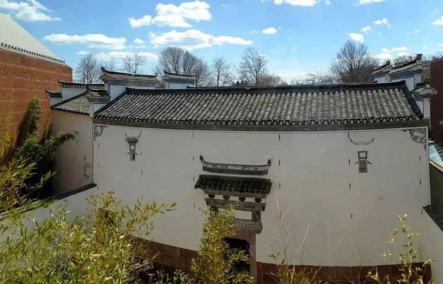 美国人花1.25亿美元买清朝祖宅,整栋运回国,如今已成华人聚集地