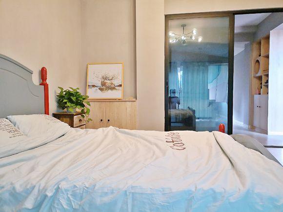 180平顶楼复式送大露台,进门就被玄关迷住了,最满意客厅阳台