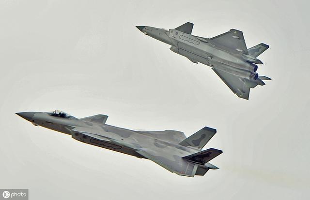 美国白送F35隐身战机技术,日本为何不敢要?杜文龙3句话解开疑惑