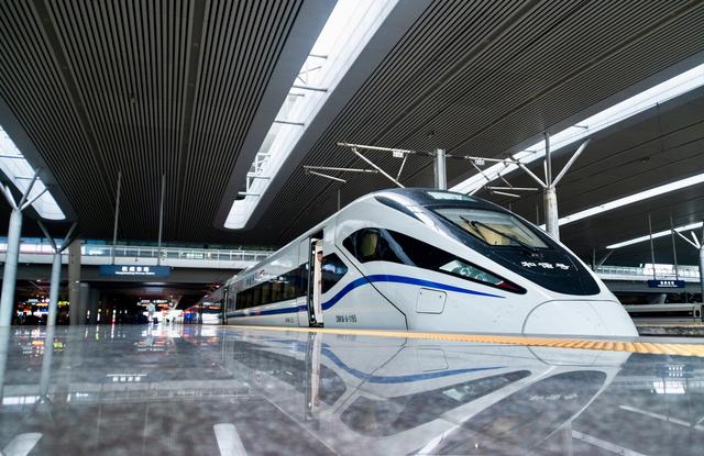 杭州启动“复工专列”全国接人:免费乘坐,下车收礼包