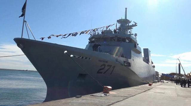 巴基斯坦天价巡逻舰服役,却没装舰载武器,或打算回国装中国武器