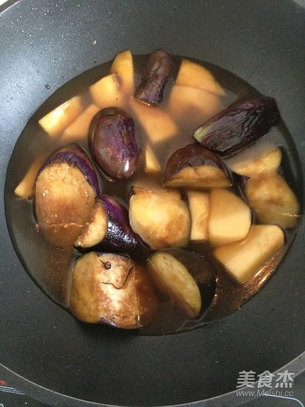 茄子和它一起炒简直太开胃了!隔3天就吃上一回,每次都吃个精光