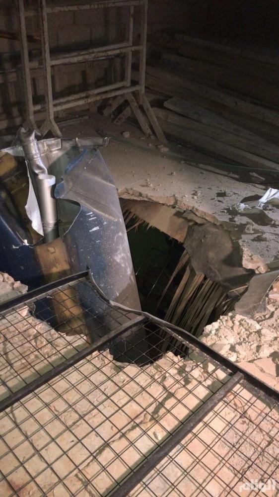弹道导弹精确攻击,沙特炼油厂剧烈爆炸,5亿美元保护费打水漂