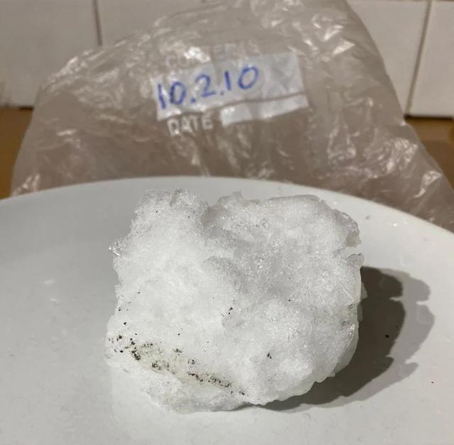 英国男子把雪球藏冰箱里10年,现在要卖13万,妻子为此跟他离婚