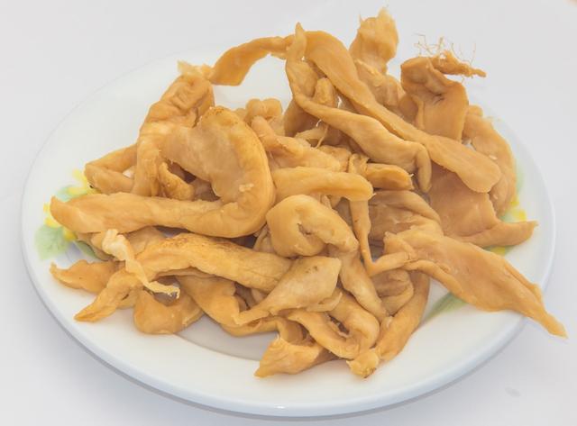 在超市碰到这种菜,不要问价格,赶紧多买一些,配饭吃太适合了