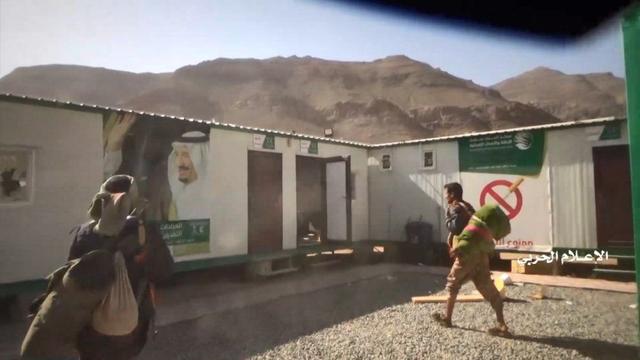 韩国造导弹战场哑火,上千雇佣兵崩溃逃跑:丢下堆积如山武器