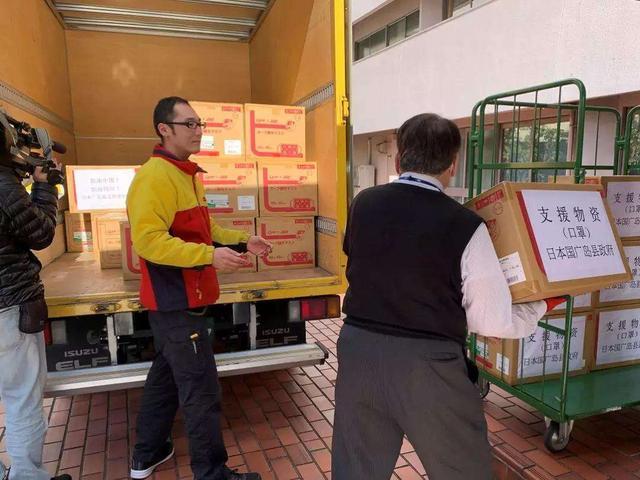 比美国下手还狠,越南拒绝中国人入境,还扣下40万只华侨捐赠口罩