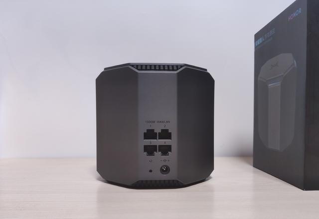 三频WIFI+多重加速,荣耀猎人游戏路由评测,开启手游零卡顿时代