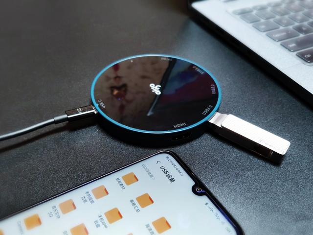 小米、Redmi轻薄本必备配件,爱国者扩展坞体验,10W无线充电附体