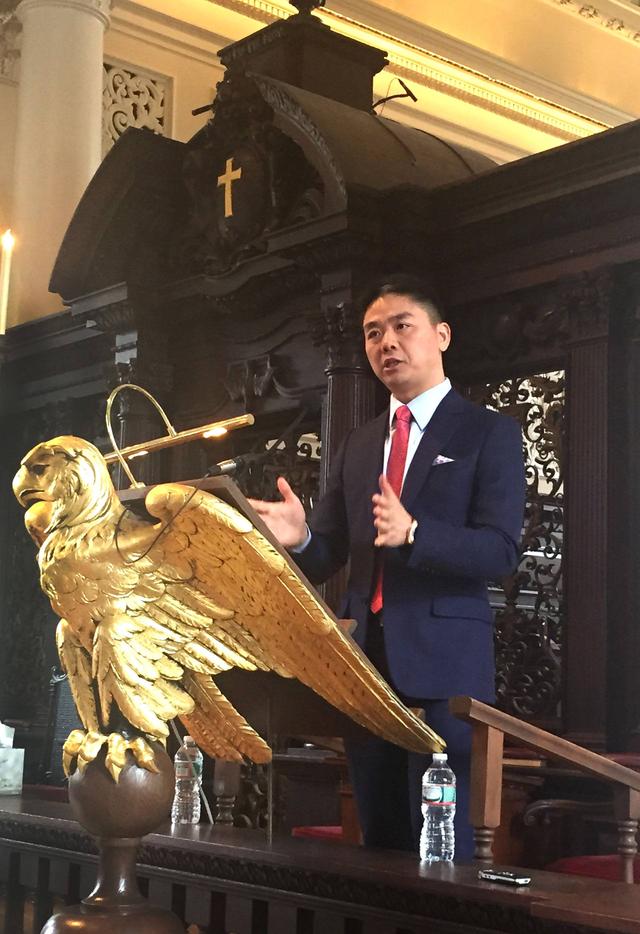 刘强东的成功,最离不开的是,背后这4牛人