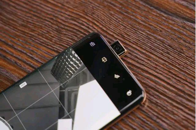小米高层透露实情,真全面屏很难做到,网友开始期待iPhone 12
