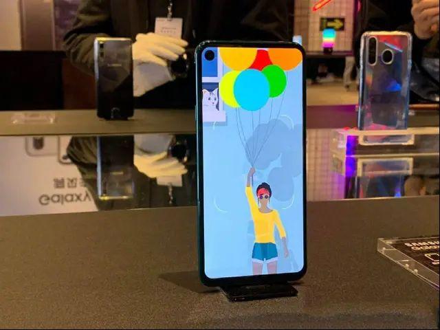小米高层透露实情,真全面屏很难做到,网友开始期待iPhone 12