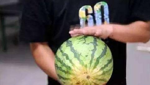 买西瓜,一定要挑甜的!老瓜农教你,5招挑出最甜的母西瓜