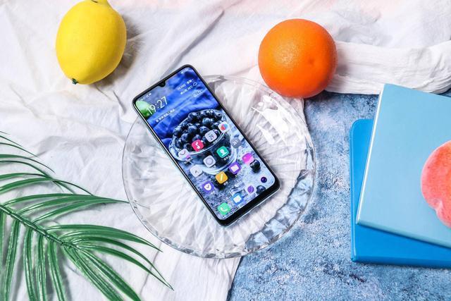 华为清仓旗舰,降至1599+5000mAh+麒麟970+128G+铜管,对标vivo