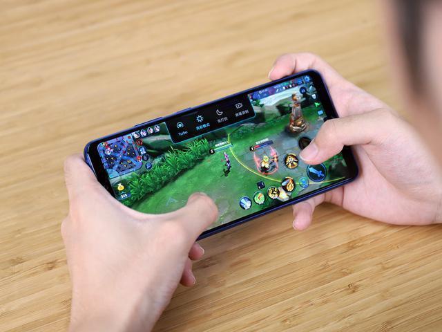 华为清仓旗舰,降至1599+5000mAh+麒麟970+128G+铜管,对标vivo