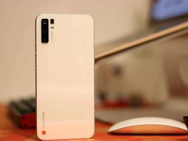 最便宜的855Plus旗舰?48MP三摄+大电池,但依然不建议入手