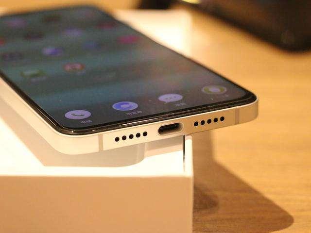 最便宜的855Plus旗舰?48MP三摄+大电池,但依然不建议入手