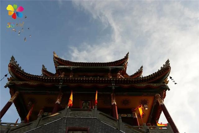 它是四川唯一的县级国家历史文化名城,人来人往,却鲜有游客