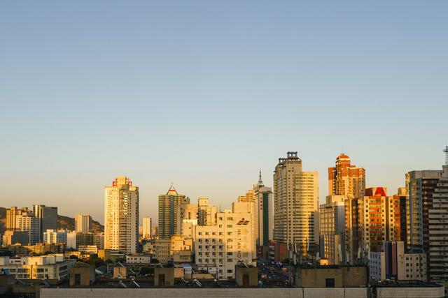 2月,楼市“全剧终”,有楼盘下跌4000元/平米,购房人:首付没了