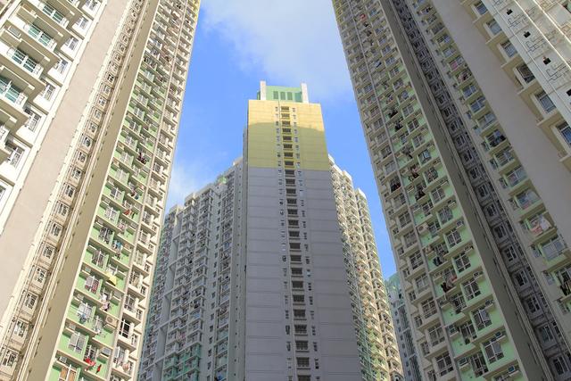 2月,楼市“全剧终”,有楼盘下跌4000元/平米,购房人:首付没了