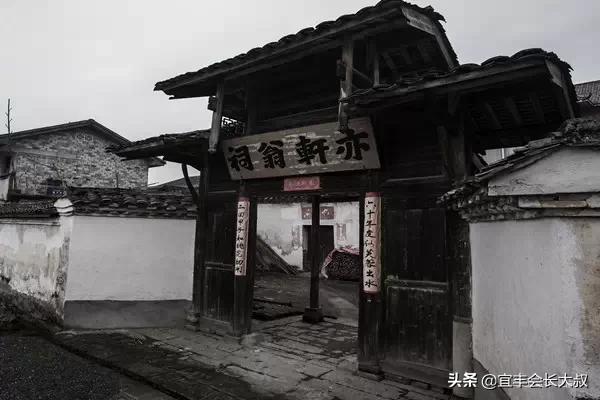 江西有一个正在消失的千年古村落,美得惊心动魄