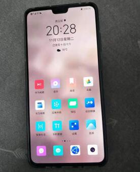 不喜欢曲面屏,入手了这款华为手机,运行给力,充电还比苹果快
