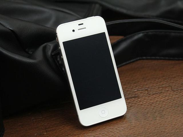 买了快8年,这台iPhone 4S我却还在用,原因有4点