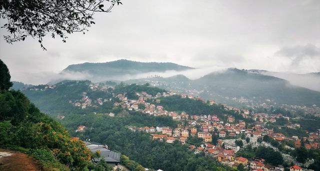 第二个对华免签的欧洲国家,风景美消费低,吃顿大餐不到30元