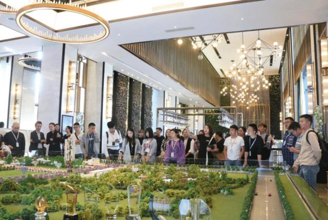 疫情后,楼市开始降价了?房价从1.2万跌到7千元