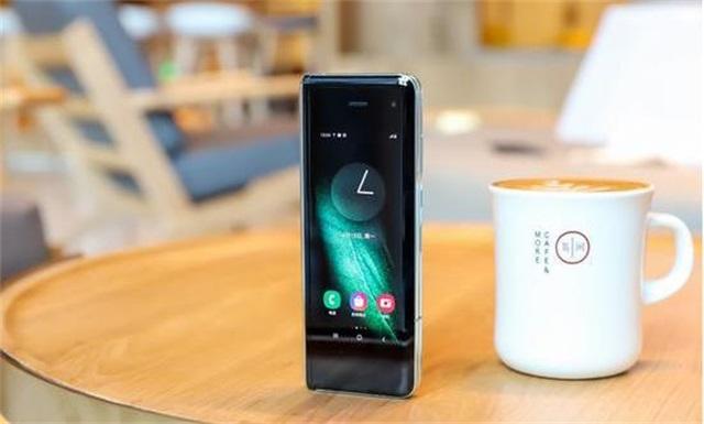 三星王牌价格松动,12G+512G+骁龙855+4380mAh,迎接翻盖新机