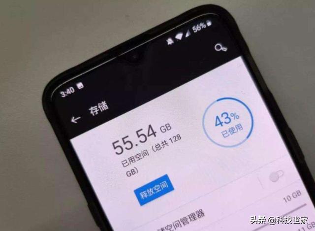 为啥安卓手机越用越卡,“恢复出厂”都不行,手机配置也不差啊?