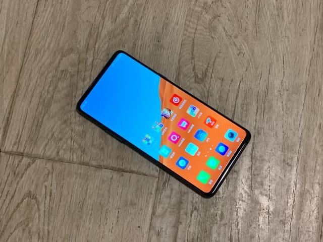 从3699跌至1999,骁龙845+8GB+双面屏,网友评论很中肯
