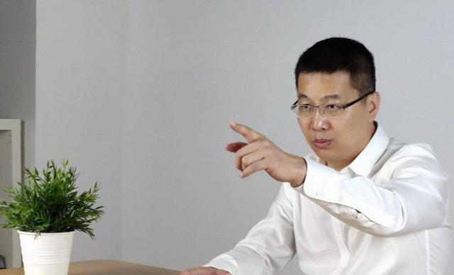 华为5G全面降价,卢伟冰嘲讽清库存,网友:这次他说得对