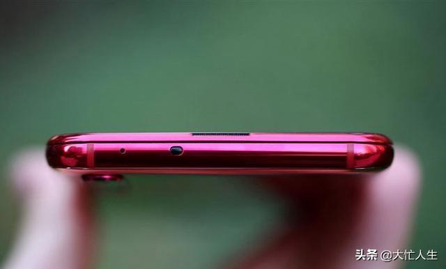 从4K跌到2K档,40W+256GB,难道“顶级华为”荣耀手机卖不动了?