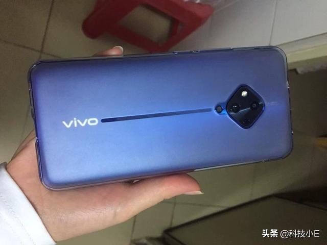 vivo真狠心,8G运存+4100mAh+4800万四摄,发布不到四个月直降700