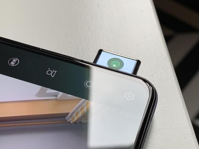 vivo终于低头,升降屏+8G旗舰直降700,2498元值得入手吗?