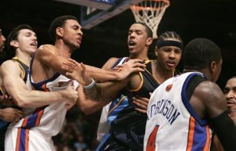 热血喷张,NBA十大打架事件(逼王伯德终被揍)